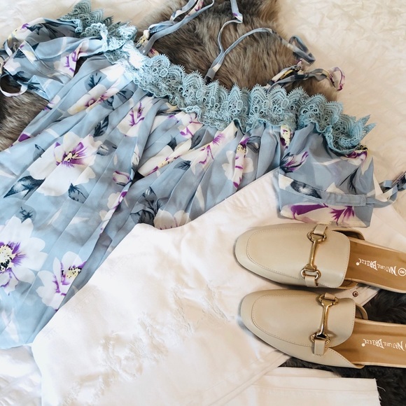 ⚡️Strappy Cold Shoulder Floral Top - Picture 3 of 5